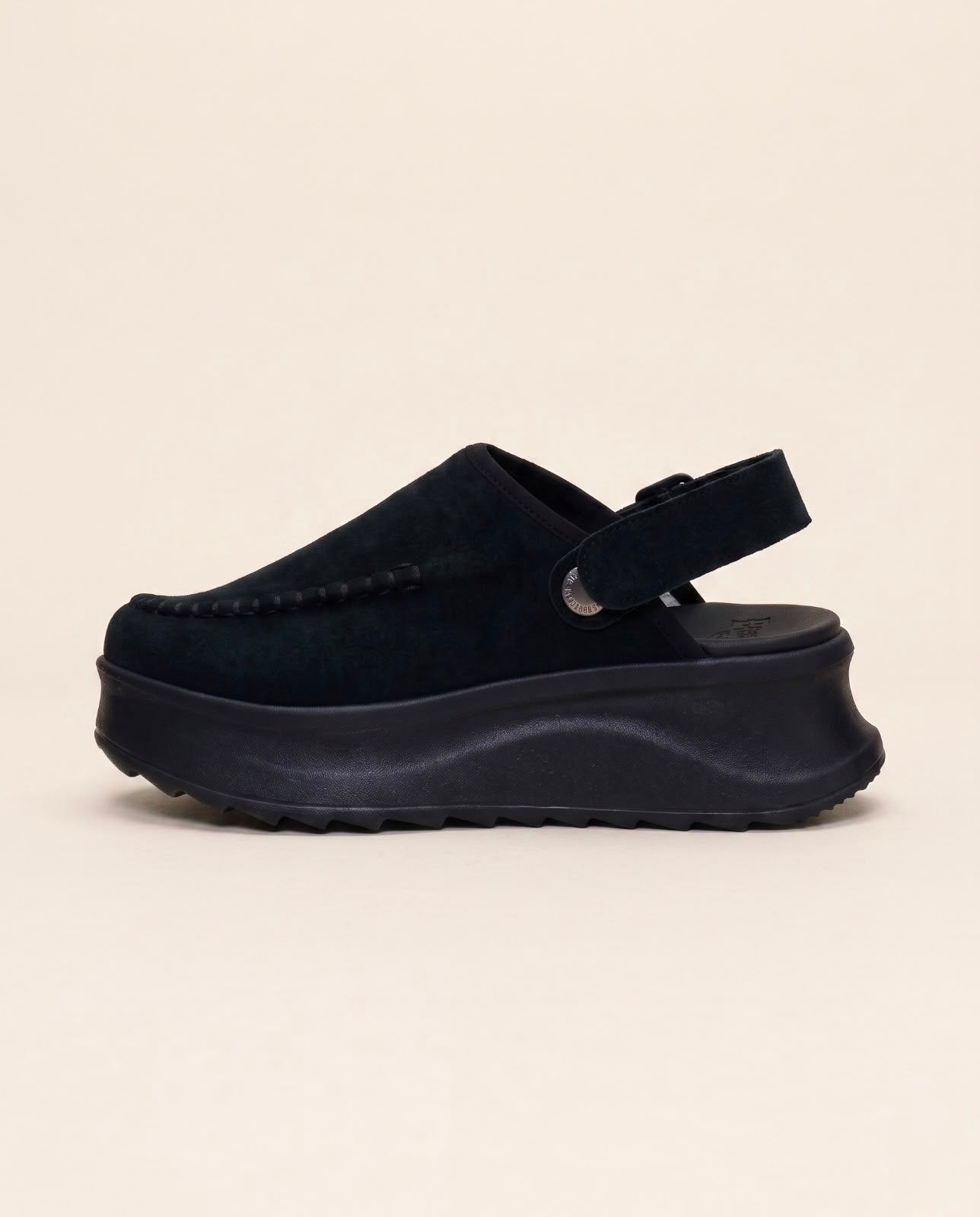 Aura Suede – Zamszowe chodaki na platformie
